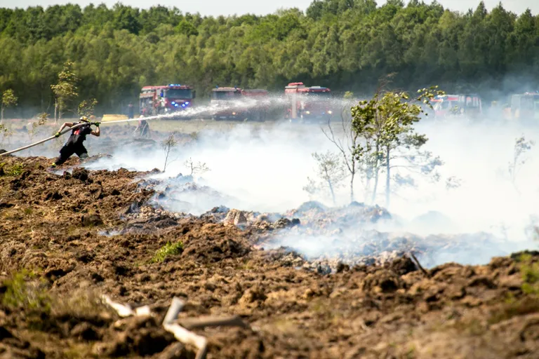 Rääma turbaraba kustutas eile üle poolesaja mehe.