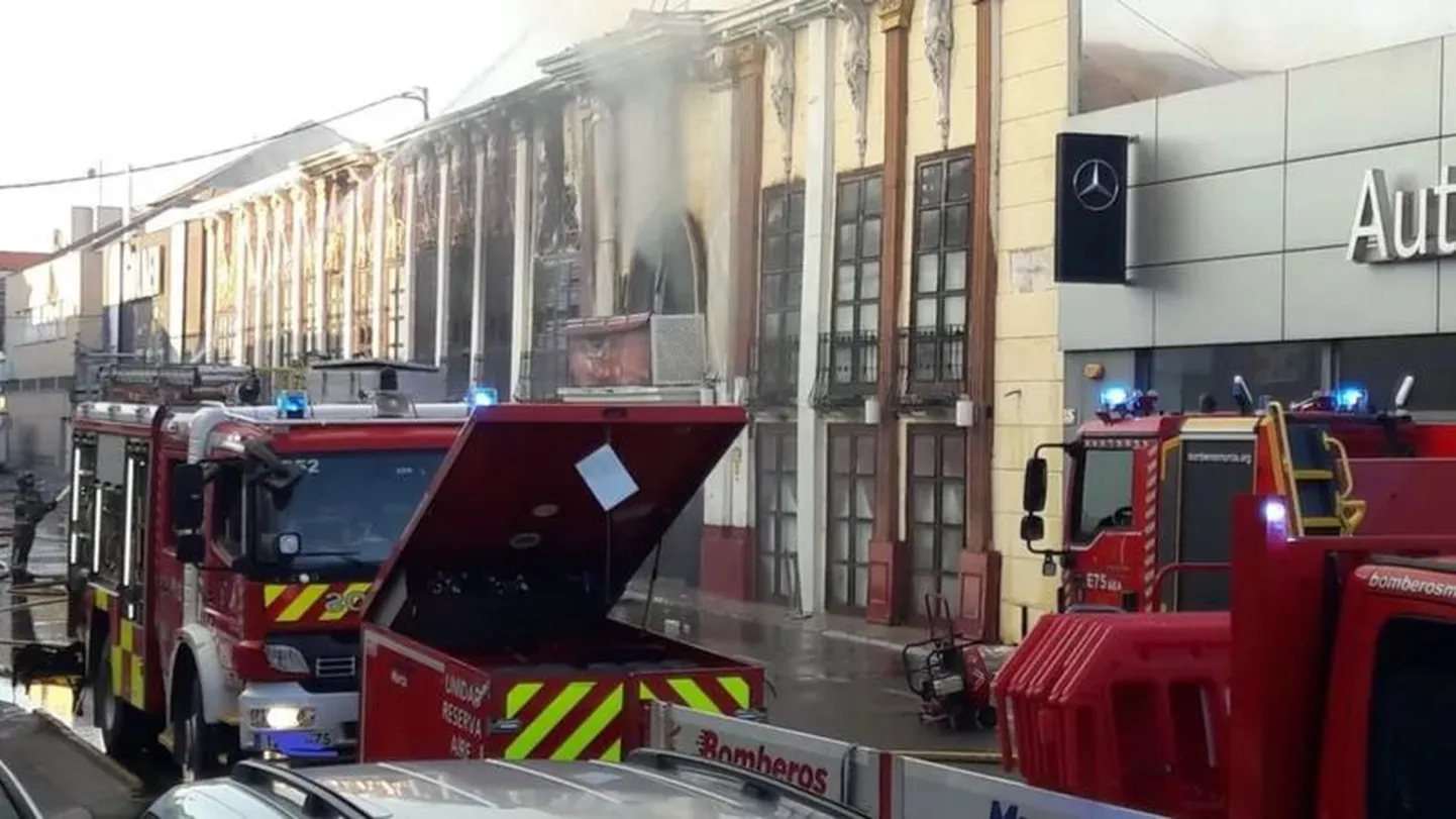 Пожар вспыхнул в популярном ночном клубе Teatre