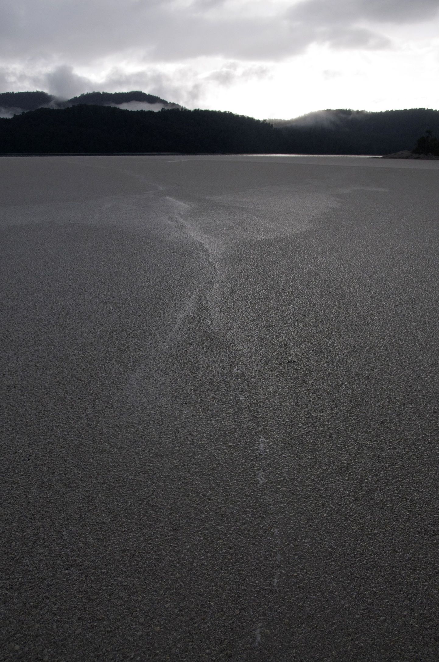 Tšiili Puyehue vulkaani tuhk jõudis Argentina Nahuel Huapi järve