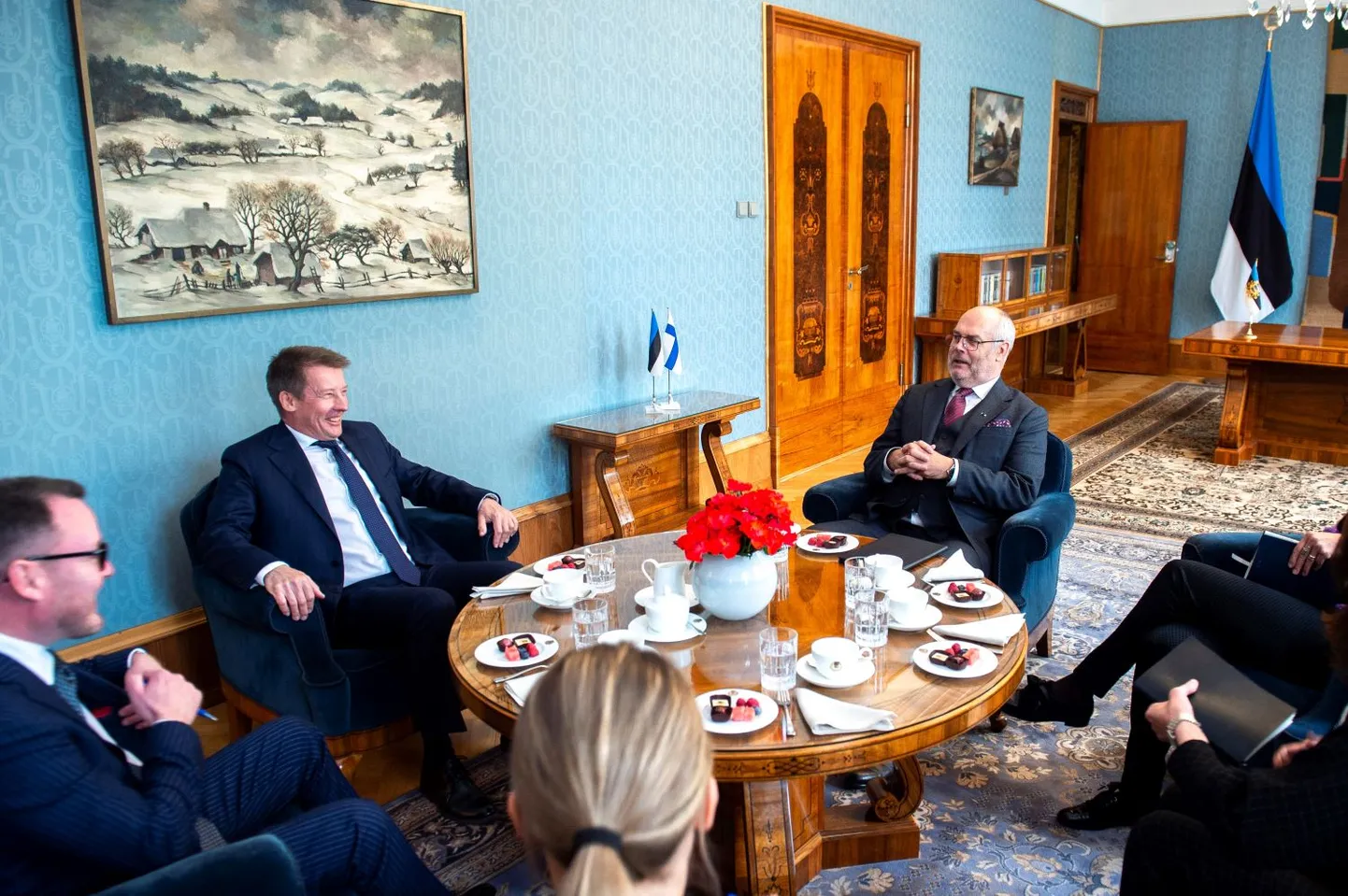 Soome suursaadik Eestis Vesa Vasara ja president Alar Karis.