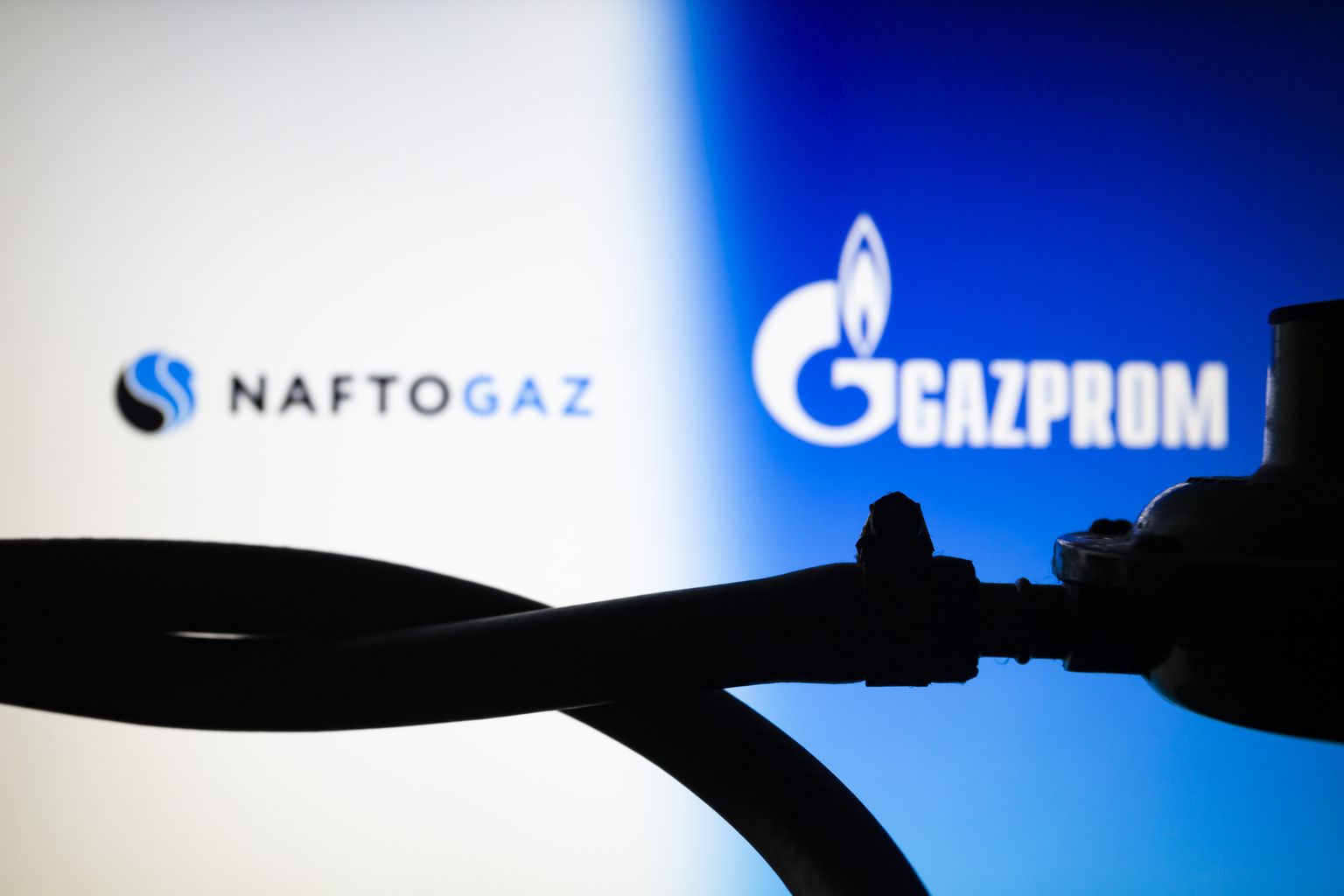 Naftogazi ja Gazpromi logod.