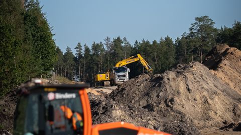 FOTO ⟩ Pie Iecavas sāk būvēt reģionālo "Rail Baltica" biroju