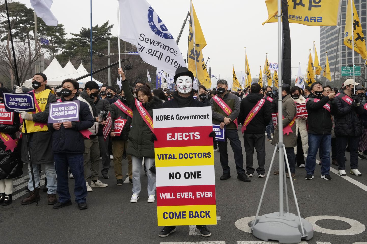 Arstide meeleavaldus pealinnas Soulis valitsuse meditsiinipoliitika vastu.