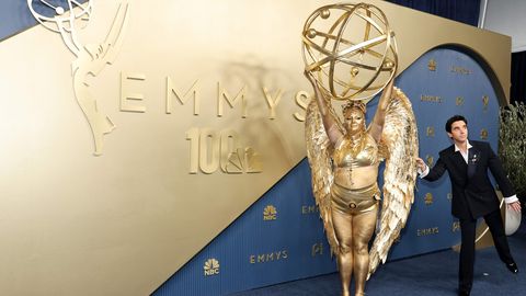 TRAAGIKA KESET TRENDE ⟩ Näitlejanna astus Hollywoodi tähtsal õhtul totaalselt ämbrisse, teised tegid talle silmad ette