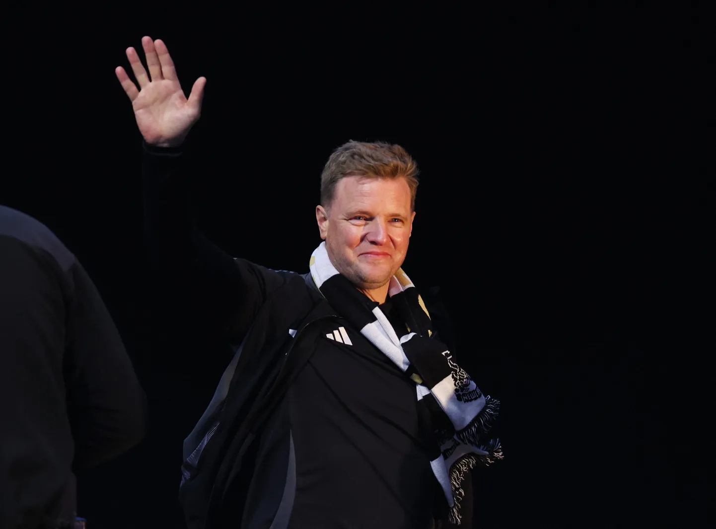 Eddie Howe märtsis võiduparaadil pärast liigakarika võitmist.