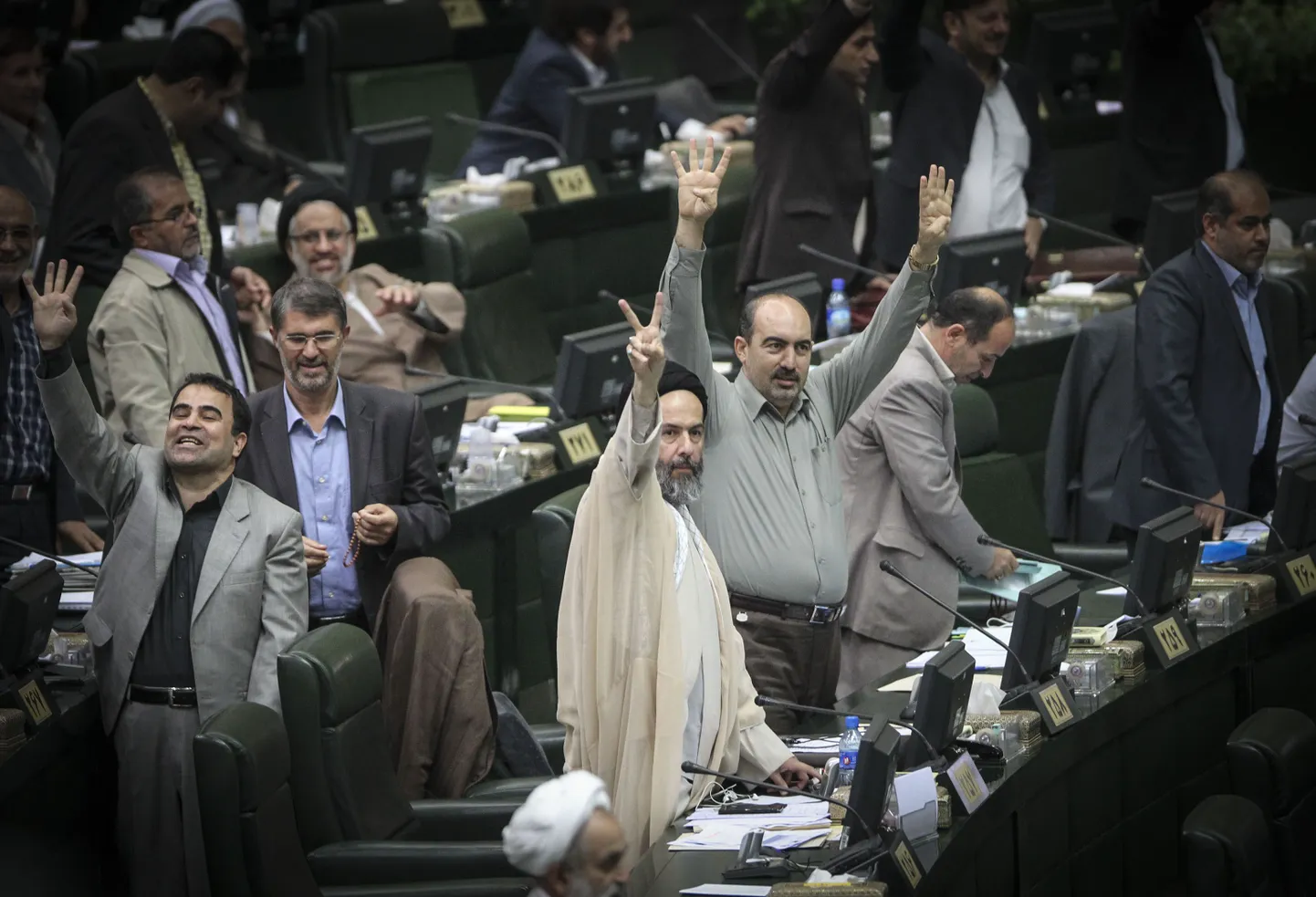 Iraani saadikud eile tuumaleppe üle  hääletamas.