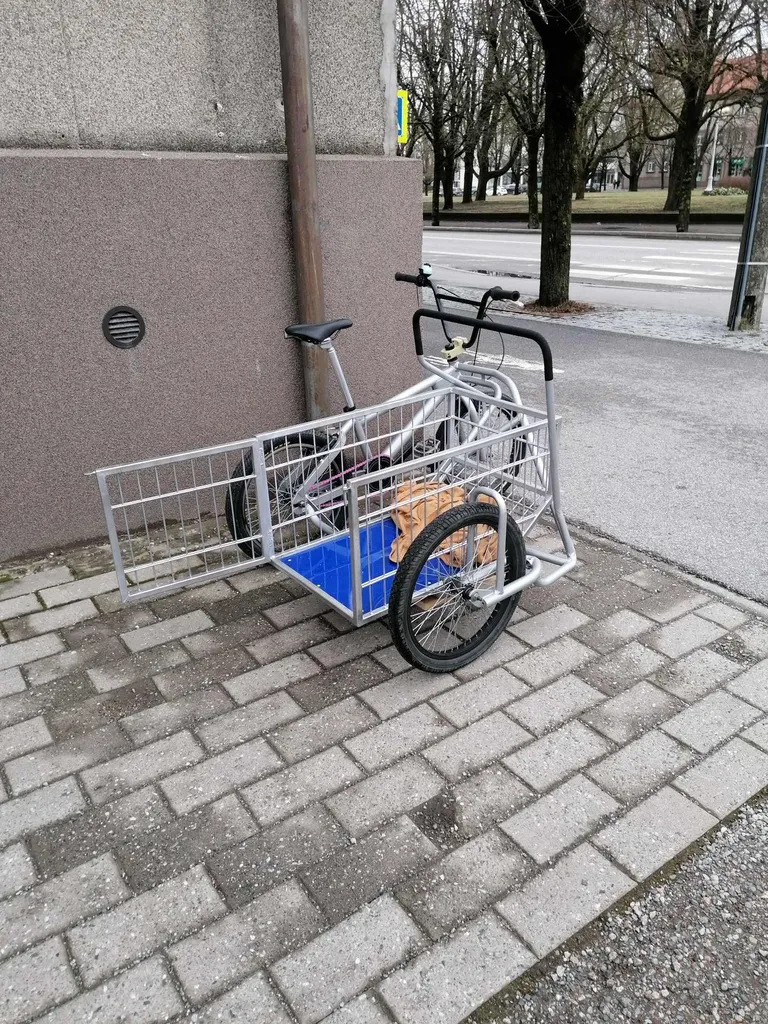 Sellises “kaarikus” läbis kutsa rõõmsal meelel tunnise rattakruiisi.