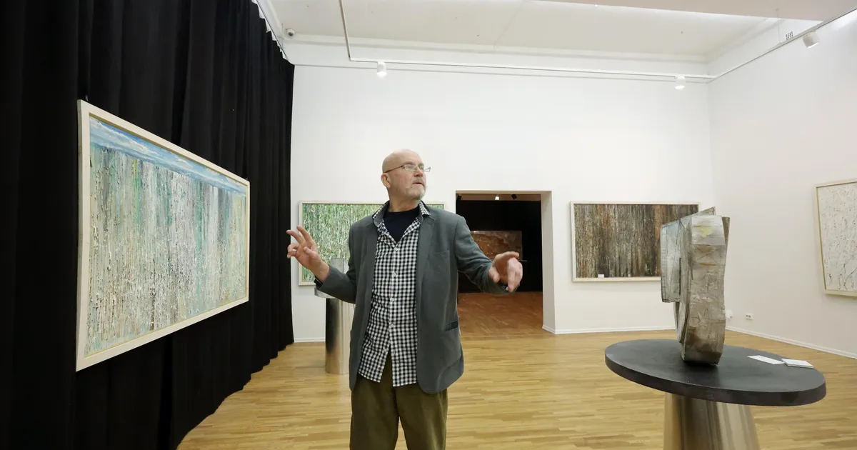 Ahti Seppeti terasus ja üllatavus on täiesti endised, kuigi vormiliselt tundub ta kuidagi vaoshoitum. Oleme harjunud teadmisega, et ta on skulptor. Esimest kord