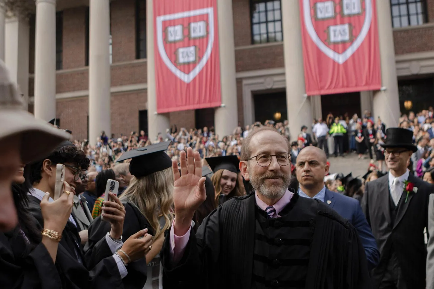 Harvardi president Alan Garber tudengite lõpetamistseremoonial.