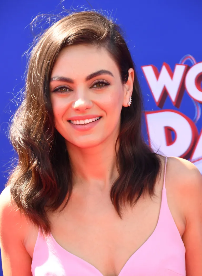 Mila Kunisa šarmē ar eleganci animācijas filmas "Wonder Park" pirmizrādē