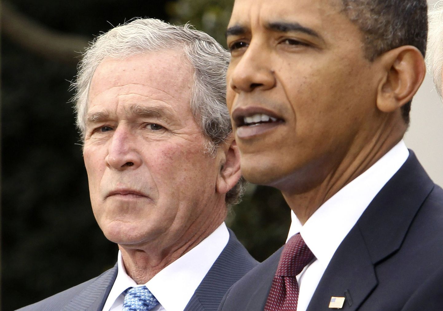 Ühendriikide ekspresident George W. Bush, kes andis käsu Osama bin Laden elusalt või surnult tabada ja praegune riigipea Barack Obama, kelle heakskiidul viidi läbi esiterroristi tabamiseni viidud erioperatsioon.