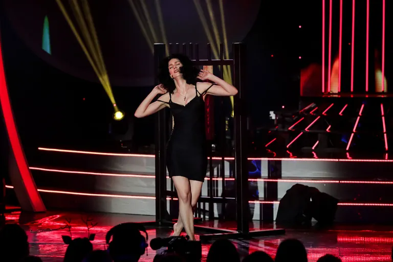 Liis Lass esitas noore Madonna megahitti «Like A Prayer».