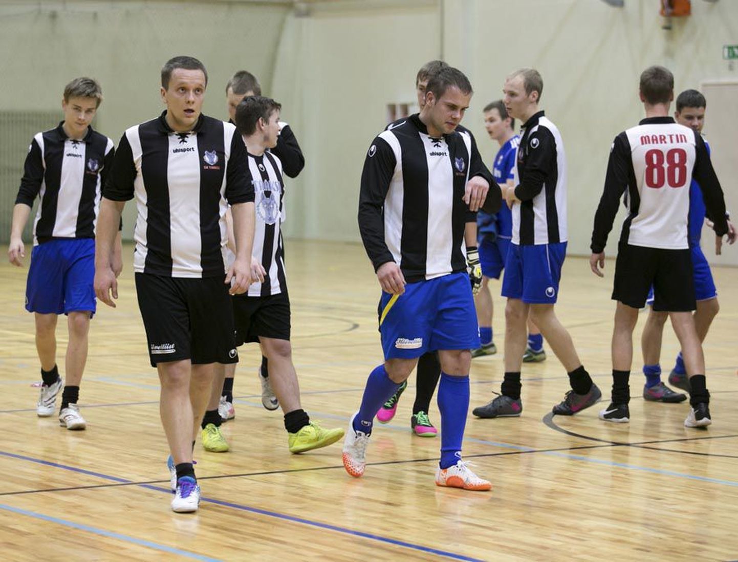Tuleviku klubi korraldatud saalijalgpalliturniiril oli Viljandimaa võistkondadest edukaim Suure-Jaani valla Tääksi spordiklubi meeskond, kes jäi finaalis alla Tartu SK 10-le.