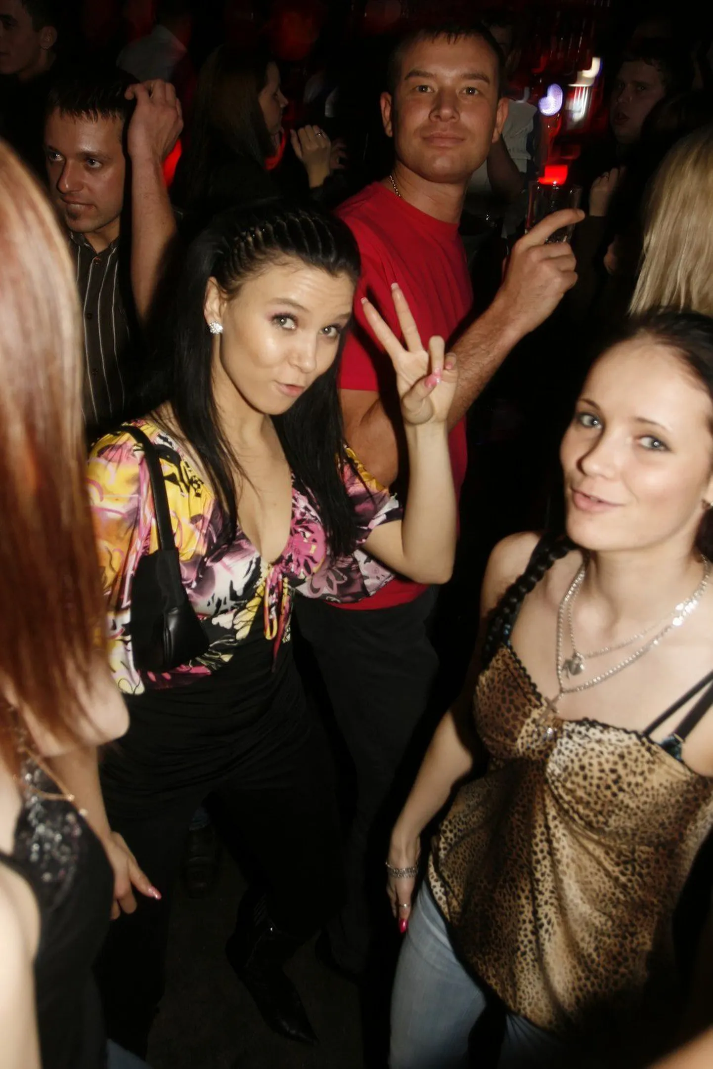 Glamuurne "Dirty Sexy Money - New York, New York" Club Von Überblingenis.