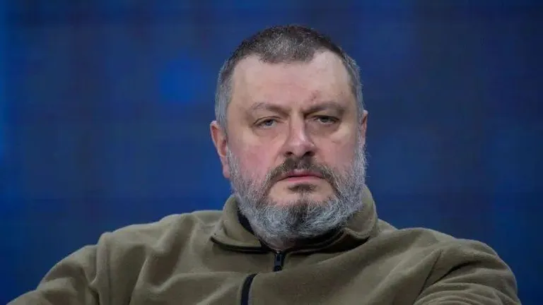 По словам секретаря СНБО Александра Литвиненко, призыв дополнительных 160 тысяч человек позволит доукоплектовать действующие части на 85%.