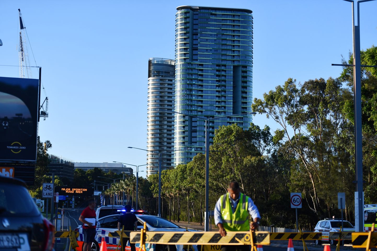 Sydney kesklinnas evakueeriti augustis valminud kortermaja, mille elanikud kuulsid raginat.