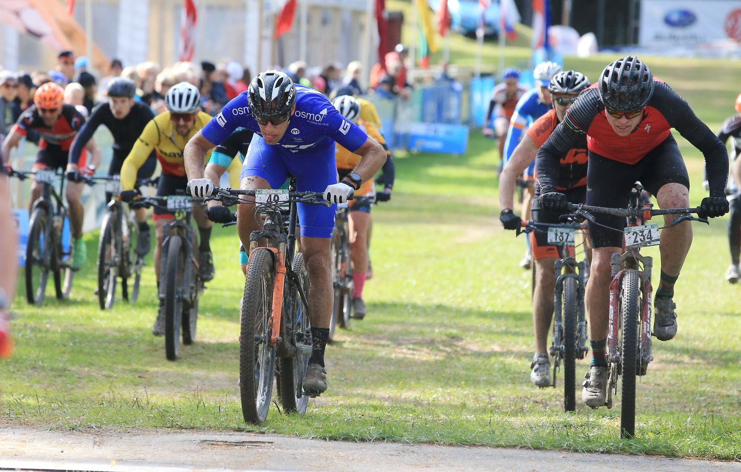 Elvas toimub aasta läbi erinevaid spordisündmusi, näiteks jõuab seal traditsiooniliselt finišisse 23. Tartu rattamaraton.