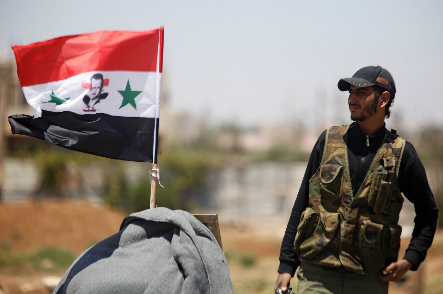 Süüria valitsusvägede sõdur Umm al-Mayazenis.