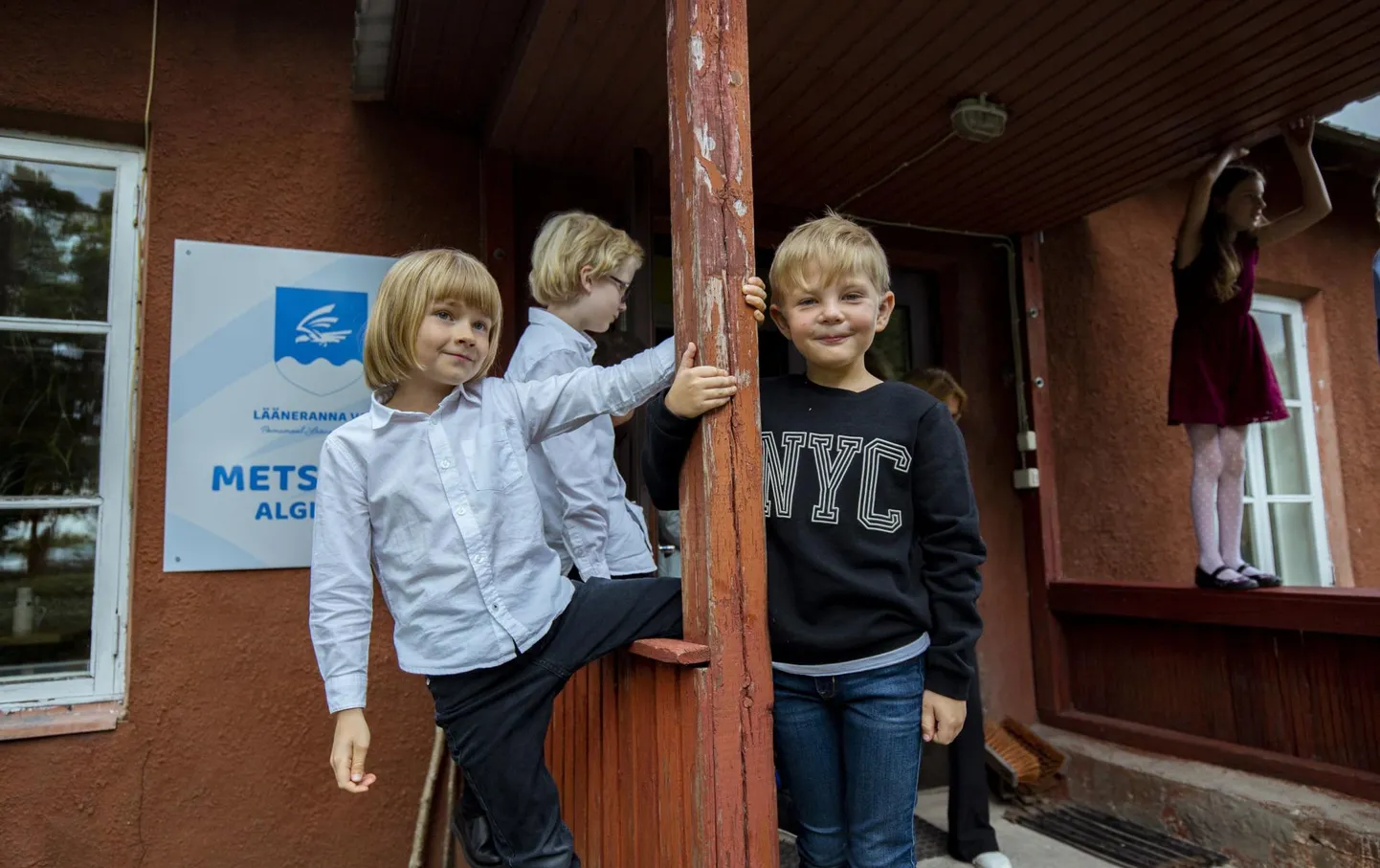 Pisike Metsküla kool Lääneranna vallas on lapsi täis.