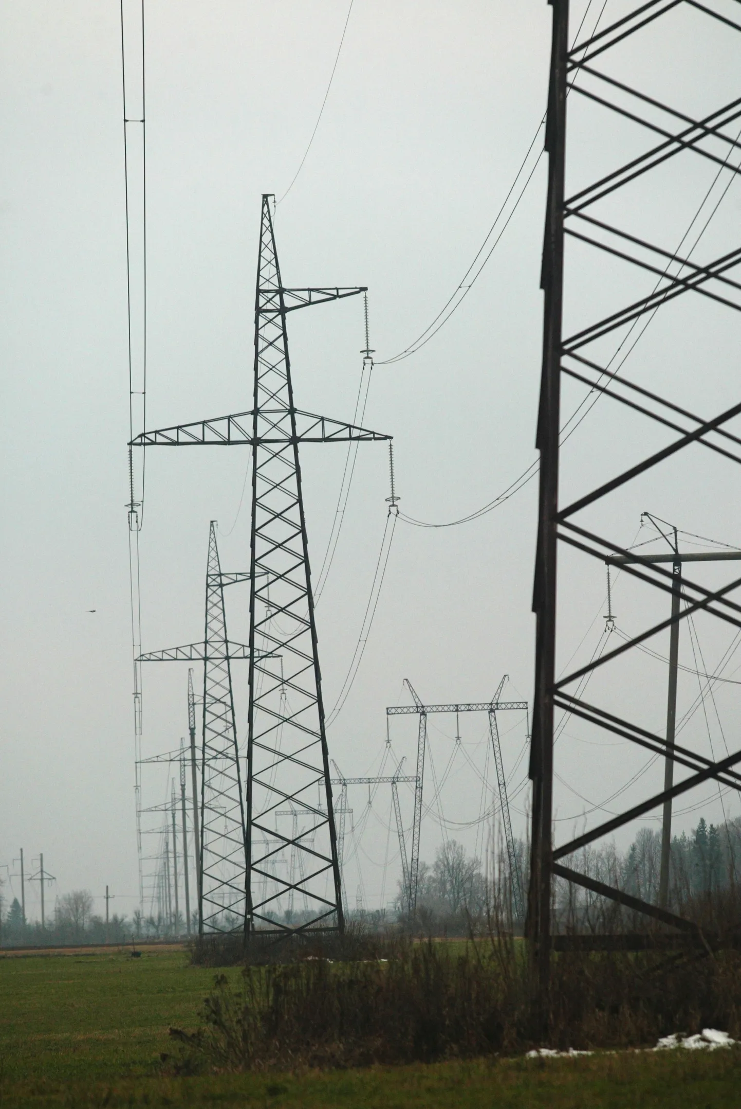 Elektrilevi kutsub üles ettevaatlikkusele.