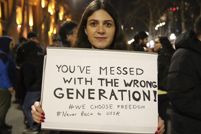 «Вы ошиблись не с тем поколением!» - уверены тбилисские протестанты, которых трудно обмануть риторикой «иностранной агентуры».