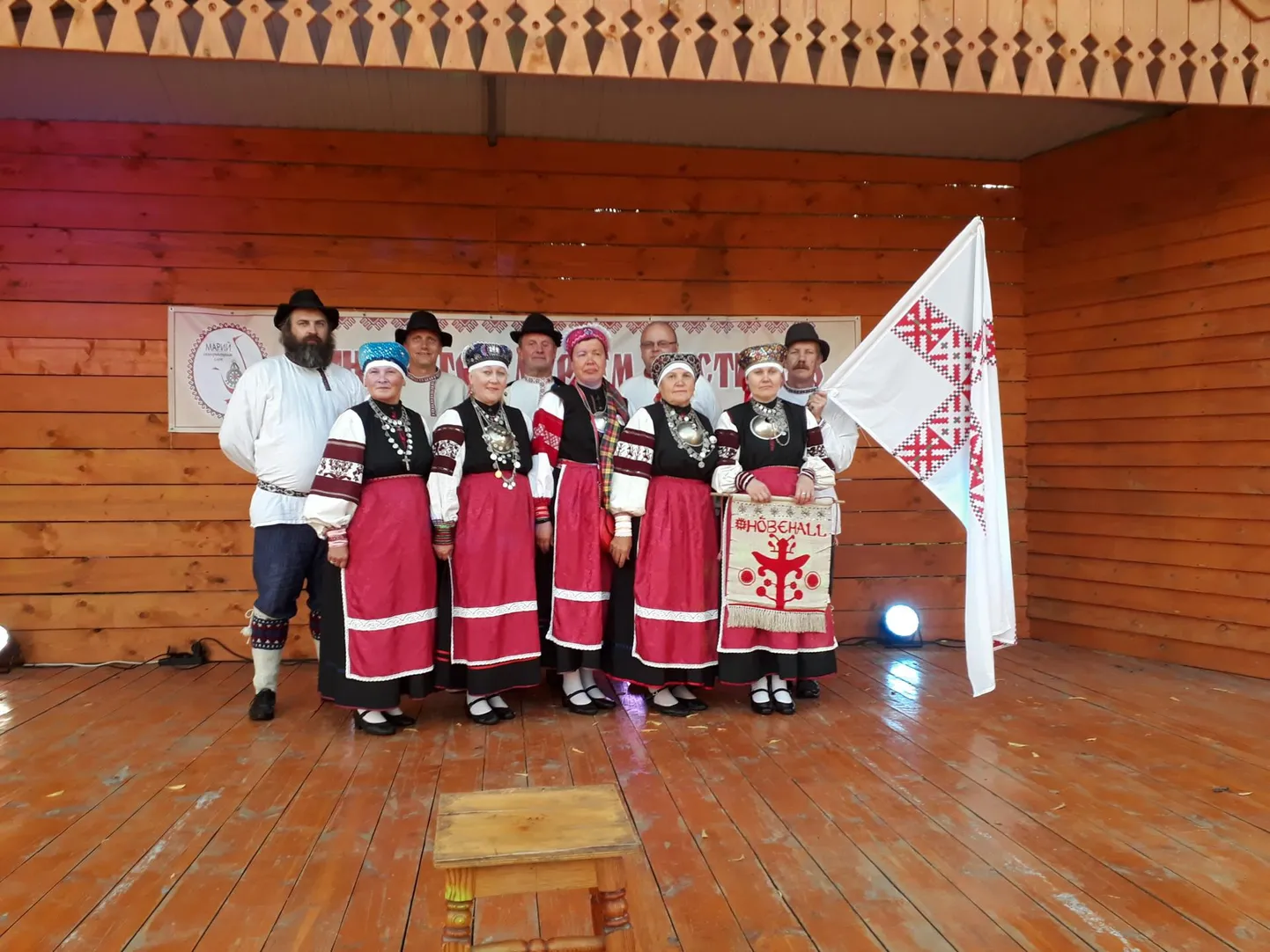 Seto leelo ja tants võeti soojalt vastu. FOTO: Aleksander Sven Esse