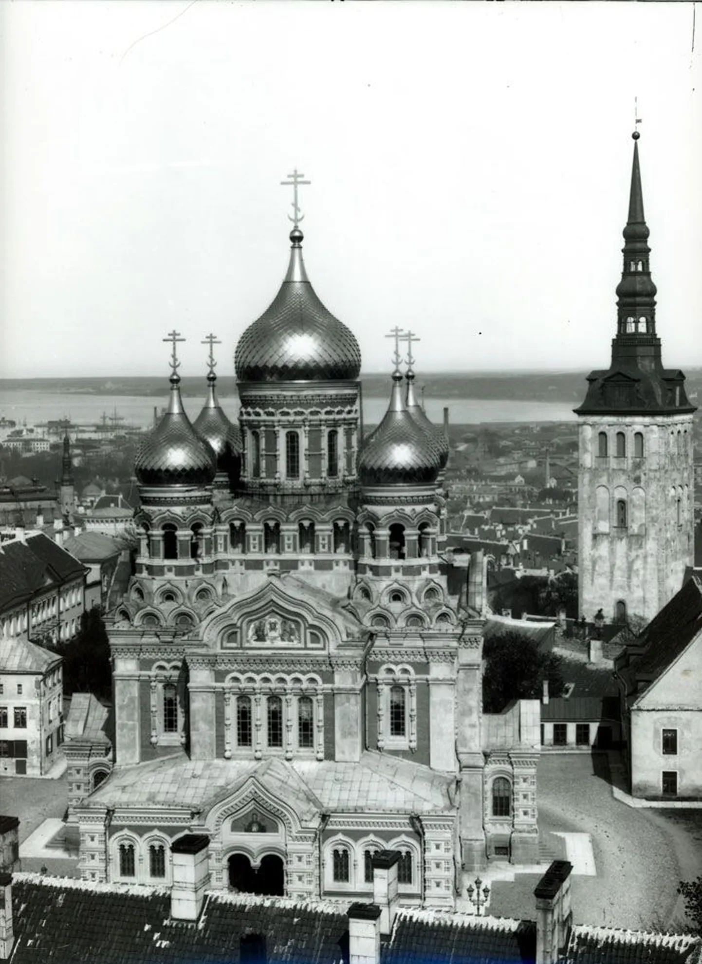 Vaade värskelt valminud katedraalile 1900. aastal.