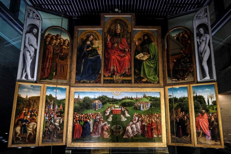Gentis maailma esiettekandele tulev Arvo Pärdi teose «Für Jan van Eyck» sünni impulsiks on vendade Hubert ja Jan van Eycki loodud altarimaal «Talle kummardamine» («The Adoration of a Mystic Lamb»), mis asub Gentis püha Bavo katedraalis. Pärast pikalt kestnud restaureerimistöid paigutatakse altari keskne osa taas oma kohale ja altar avatakse pidulikult avalikkusele.