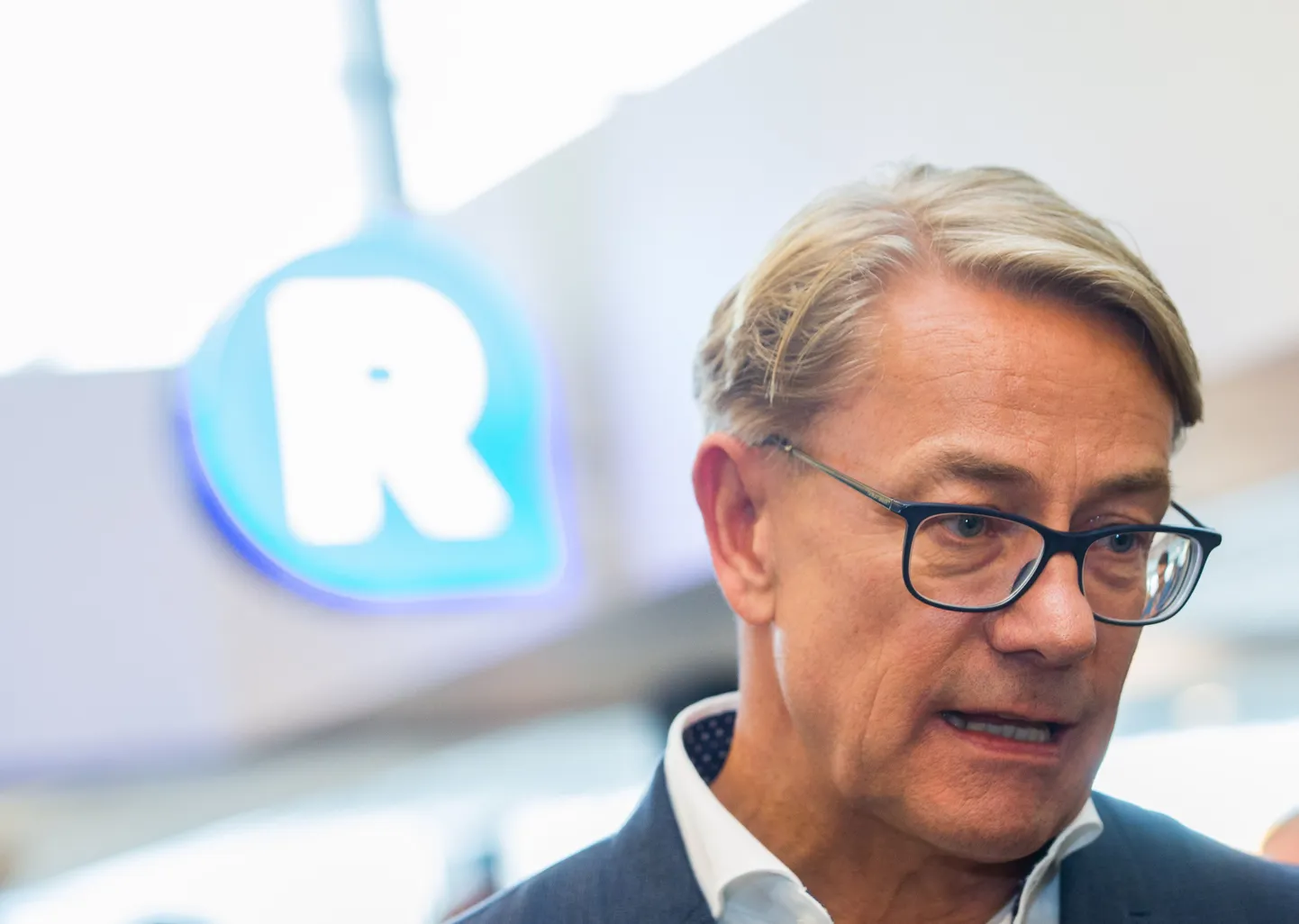 R-Kioski emaettevõtte juht Johannes Sangnes on esimese ametiaasta jooksul jõudnud Eestis juba ka Narva, Pärnusse, Kuressaarde ja Tartusse ning näinud, et eestlastele meeldib uusi asju proovida.