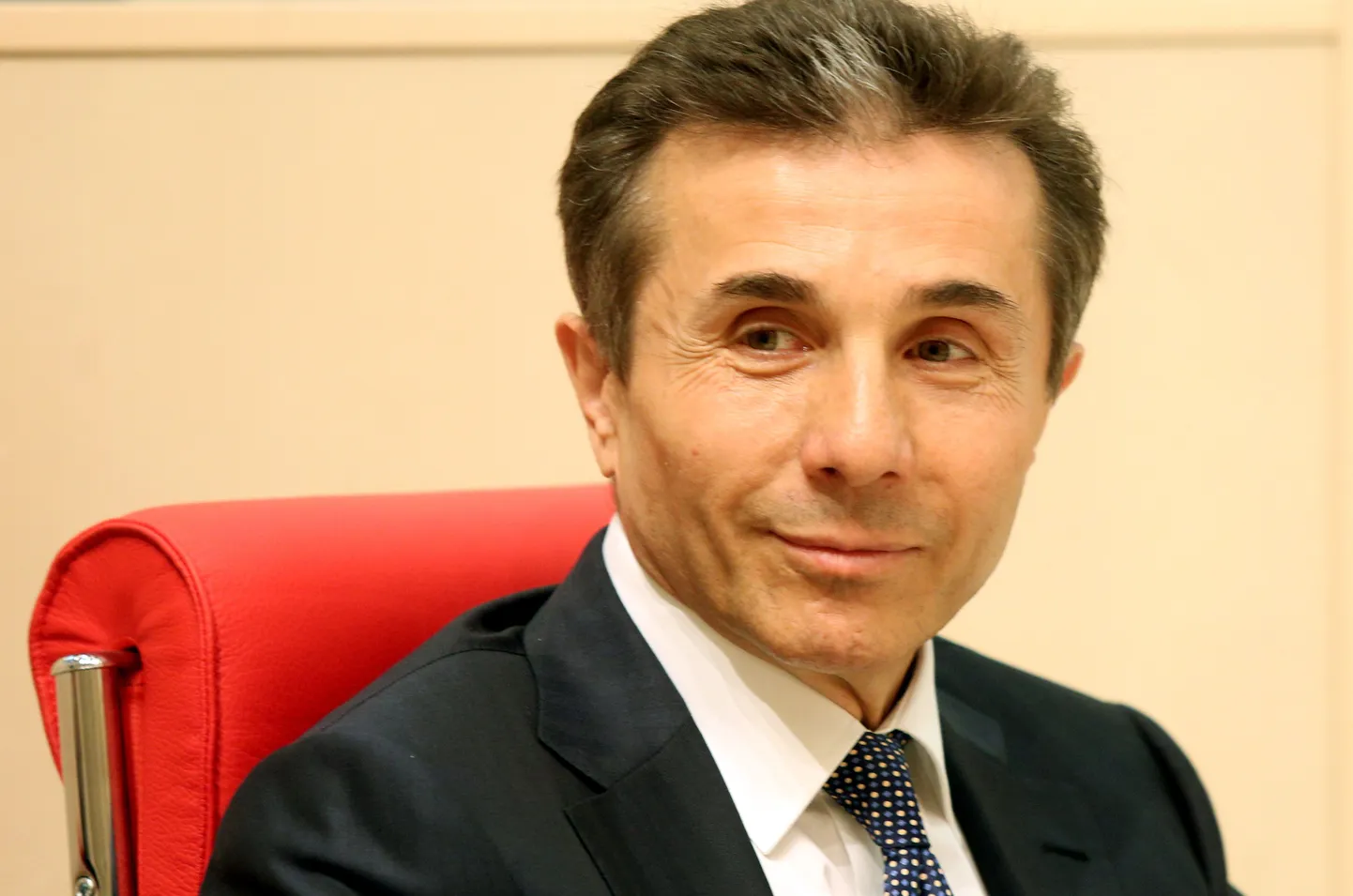 Gruusia vastvalitud peaminister Bidzina Ivanišvili täna parlamendis Khuthaisis.