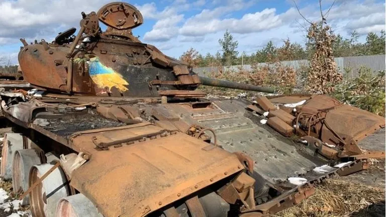 Разбитая российская техника возле Дмитровки на Житомирской трассе