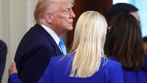 WSJ: Justiitsministeerium ütles Trumpile maikuus, et Epsteini toimikute mahukas nimekiri sisaldab ka teda