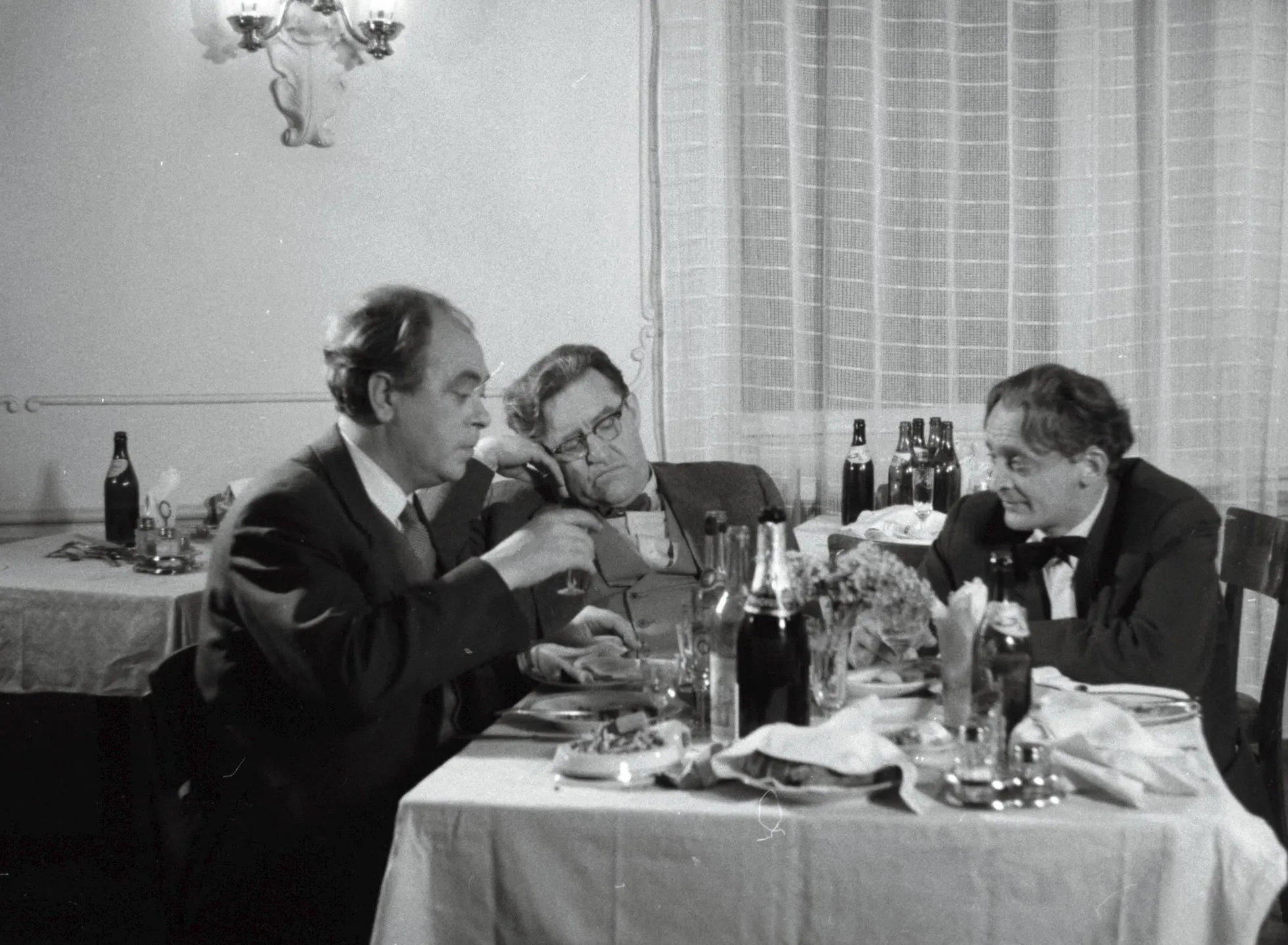 Stseen Eesti Telefilmi filmist «Näitleja Joller». Näitlejad Voldemar Panso, Franz Malmsten ja Jüri Järvet . Film linastus 1960.aastal.