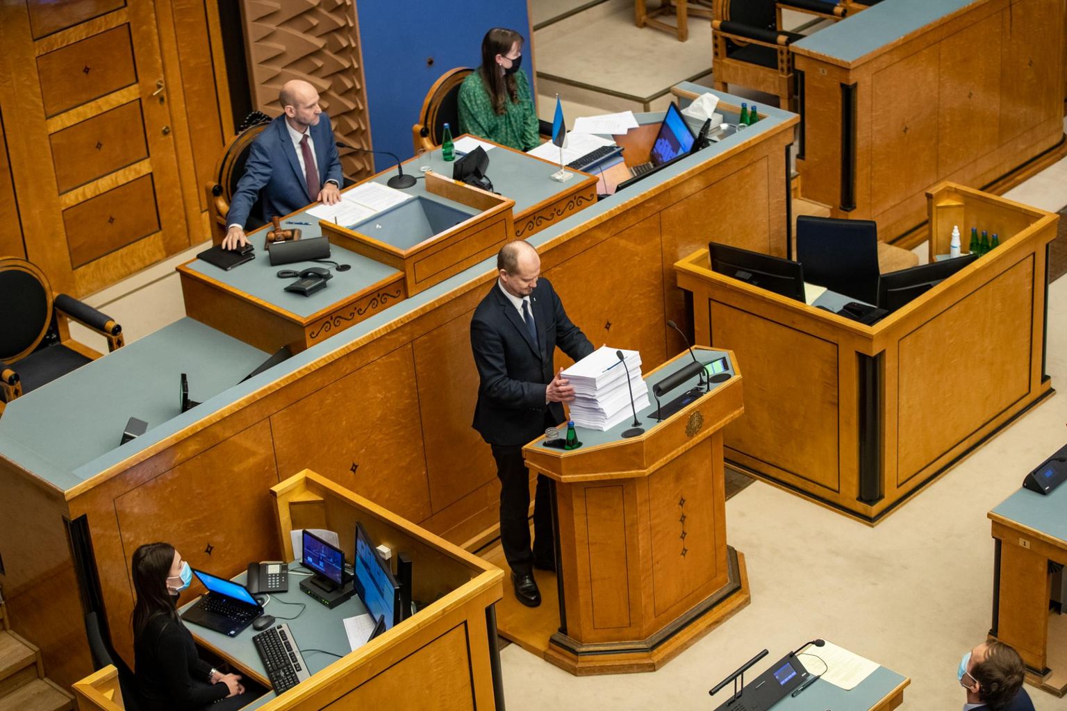 Anti Poolamets referndumi eelnõu muudatustettepanekute pakiga.