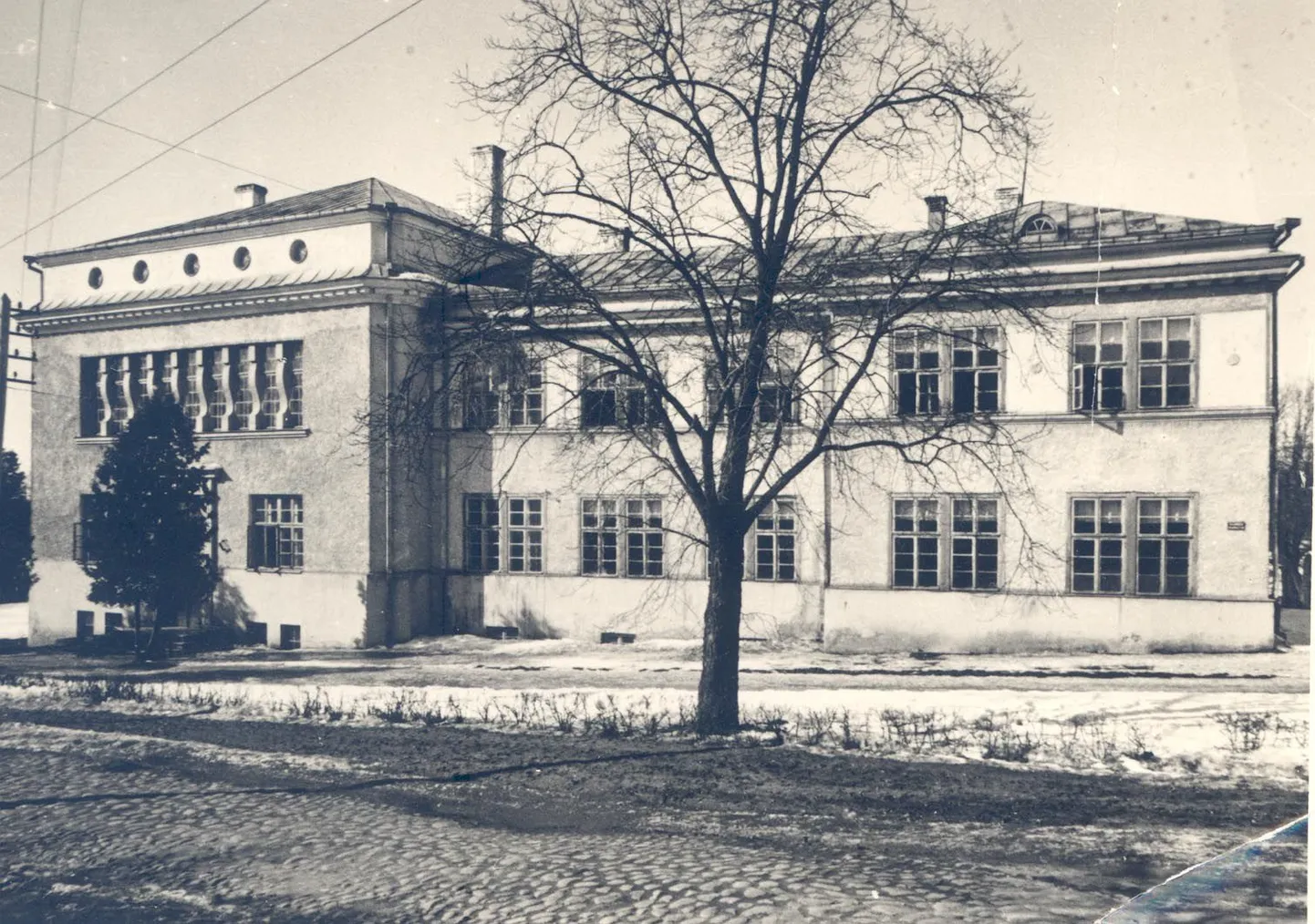 Valuoja põhikooli hoone 1928. aastal.