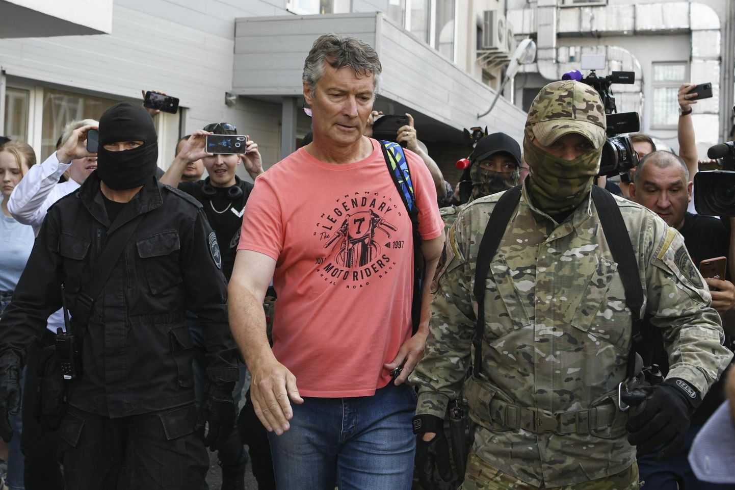 Politsei pidas eile kinni Jekaterinburgi endise linnapea Jevgeni Roizmani.